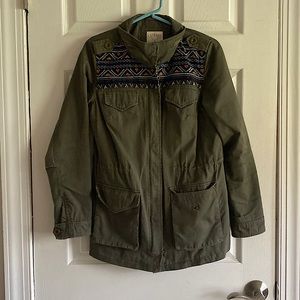 Medium weight jacket, perfect for layering!